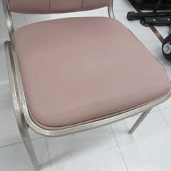 大量入荷 まとめ買い大歓迎 スタッキングチェア ピンク系くすみカラー イス ダイニングチェア 椅子 食卓 ホテル 公民館 店舗 苫小牧西店の画像