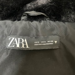 ZARAのアウターの画像