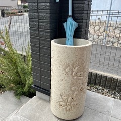 傘立て　岩尾磁器工業　べセラ　51x25cm　レリーフ　花　