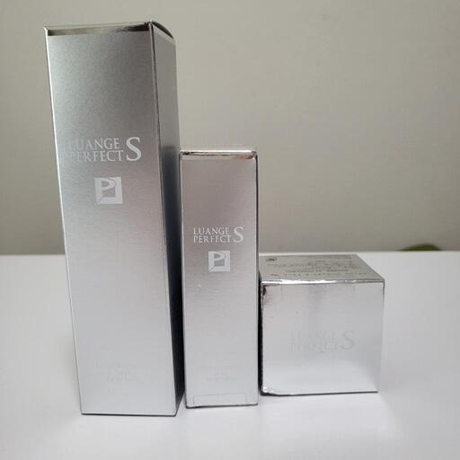 ルアンジュの化粧品3点