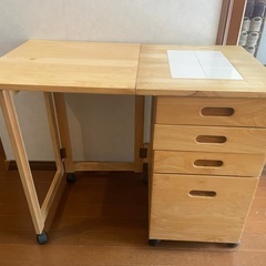 折りたたみテーブル付き収納
