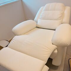 リクライニングソファ　ネイルサロンマツエクまつげエクステ白ホワイト八王子相模原神奈川東京の画像