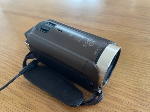 ビデオカメラ　Canon iVIS HF R62