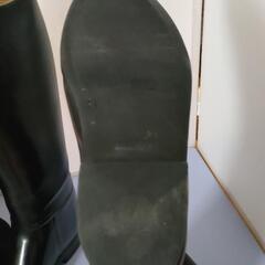 乗馬用ブーツ、ヘルメットさしあげますの画像