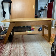マガジンラック付きテーブル
