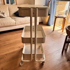 美品⭐︎キャビネットの画像