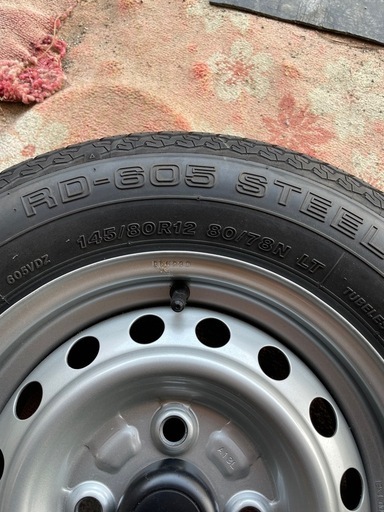 新車外し軽トラタイヤ145/80R12
