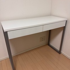 【LOWYA製】テーブルの画像