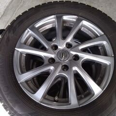 205/60r16ヨコハマスタッドレスタイヤの画像