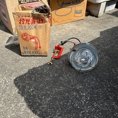投光器