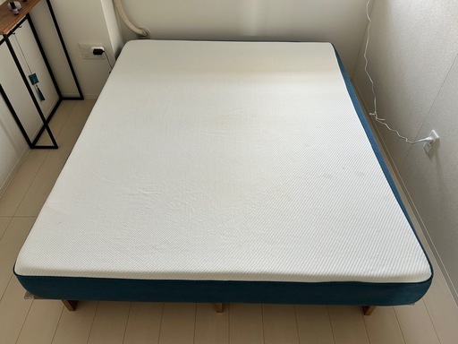 コアラクイーンサイズ マットレスと木製フレームセット