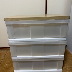 ［無料であげます］天板木目3段収納ケースと収納ケース2つ