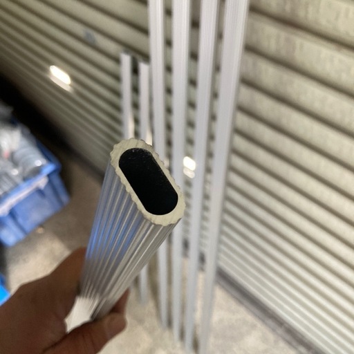 ハンガーポール　クローゼットや棚に　まとめて