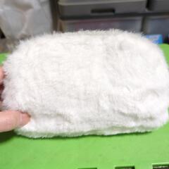 【新品】ふわふわポーチの画像