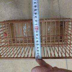 竹製の鳥かごの画像