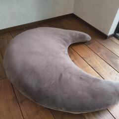Baibu Home 三日月型クッション 授乳にも ダークブラウンの画像