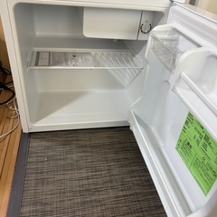 単身用小型冷蔵庫の画像