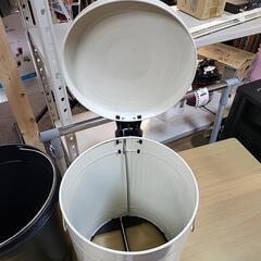 ゴミ箱の画像