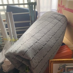 丸いラグ　緑系ユーカリ色　洗えるの画像