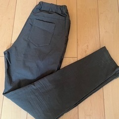 ストレッチ/テーパードパンツ  カーキ Mサイズの画像