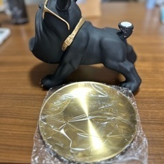 ②フレンチブルドッグ型のユニークな小物入れの画像
