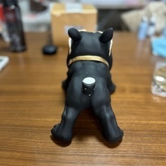 ②フレンチブルドッグ型のユニークな小物入れの画像