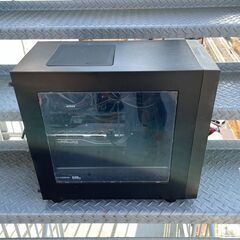 二世代まえのゲームPCです。I/Oの24インチモニターも差し上げ...