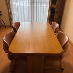 ダイニングテーブル