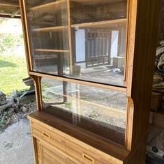 昭和の食器棚の画像