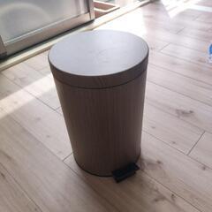 蓋付きゴミ箱