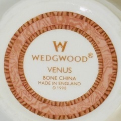 WEDGWOOD VENUS ボーンチャイナ花瓶の画像