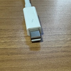 【ほぼ新品】 Apple Thunderbolt - Ethernet 変換アダプターの画像