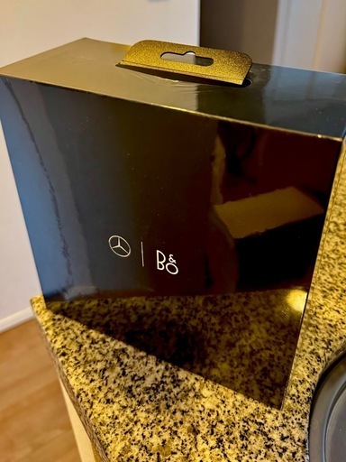 メルセデスベンツオリジナル・B&O　バングアンドオルフセン ポータブルスピーカー Beosound A1 2nd Generation