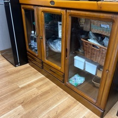 キャビネット　収納棚