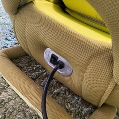 Airy Shape マッサージチェア イエローの画像