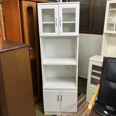 北海道　帯広　食器棚　キッチンボード　レンジボード　コンセント付...