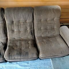 決まりました。【輸送費1500円お支払いいたします】ソファー4人掛け カバー用布 ピンクとブルーおつけします 2脚ずつに分けられますの画像