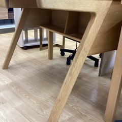 【トレファクマーケット久喜店】karimoku　学習机 ｼﾐ･ﾍﾟﾝ跡ありの画像