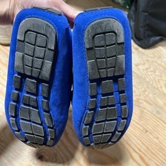 メンズローファー青の画像