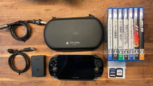 PS VITA 本体 PCH-1000 動作確認済　ソフト9本、ケース付