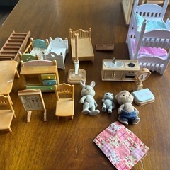 シルバニアファミリー赤い屋根のお家と諸々の付属品の画像