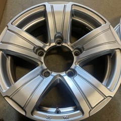 ジムニーシエラに 15×5.5J 5H 139.7PCD+5 4本 中古アルミホイール 逆反りの画像