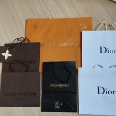 ビィトン、Diorなどの紙袋