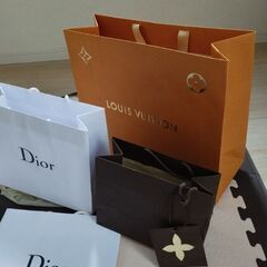 (お話中)ビィトン、Diorなどの紙袋の画像