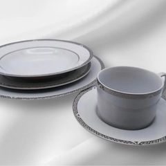 新品　ROYAL DOLTON 大皿　深皿　中皿　カップセット　ロイヤルドルトンの画像