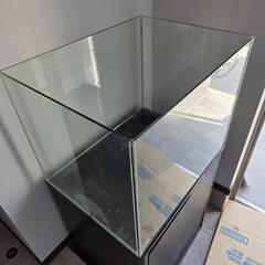 大型水槽の画像