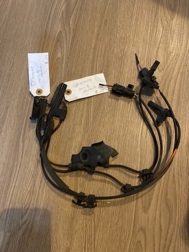 プリウス30後期　ABSセンサー左右