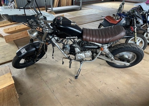 ホンダ　マグナ