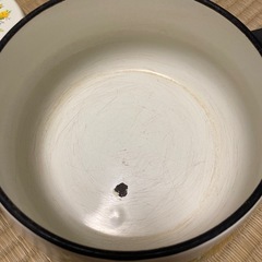 昭和レトロ　ホーロー鍋　両手鍋　昭和花柄　レトロポップ　傷ありの画像