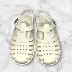 【新品未使用】キッズサンダル❤編み込みデザイン 子供靴の画像